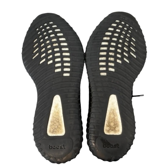 Men’s size 12 - adidas YEEZY boost 350 v2 Low Oreo GREAT CONDITION - Picture 6 of 7